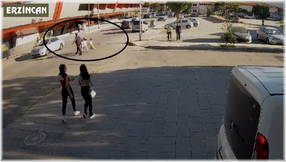 Polisten çocuklara şefkat eli