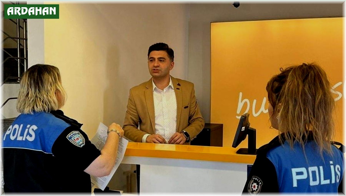 Polisten dolandırıcılara karşı vatandaşlara uyarı