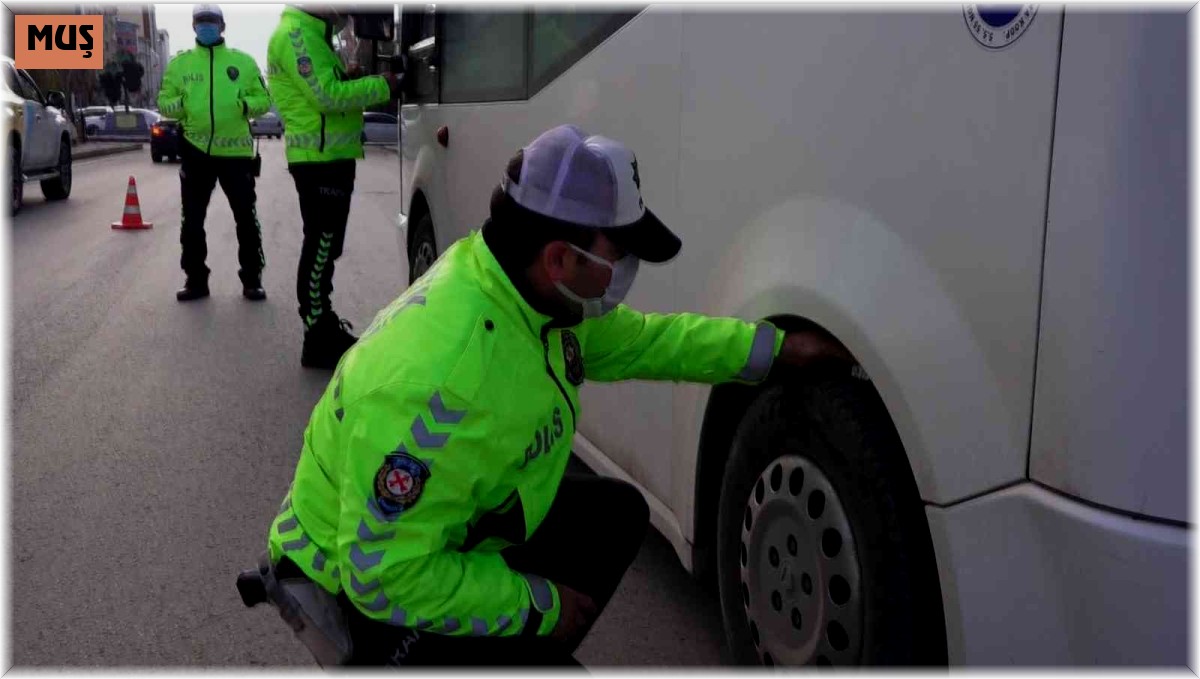 Polisten 'kış lastiği' denetimi