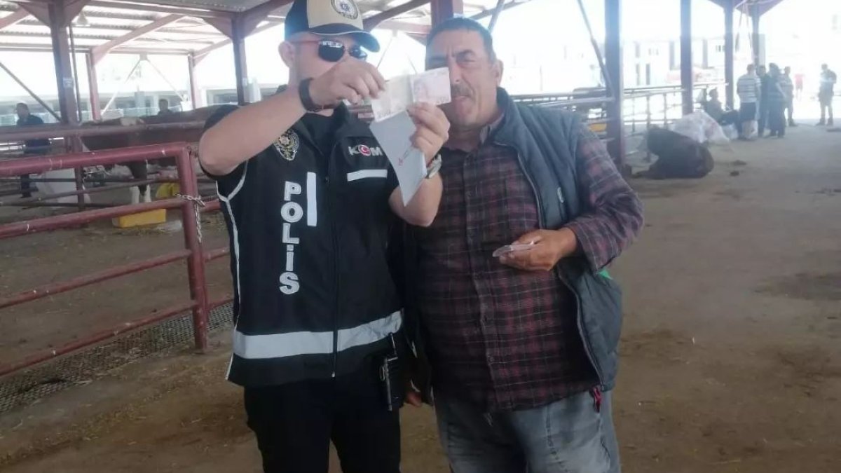Polisten kurban pazarında sahte para uyarısı