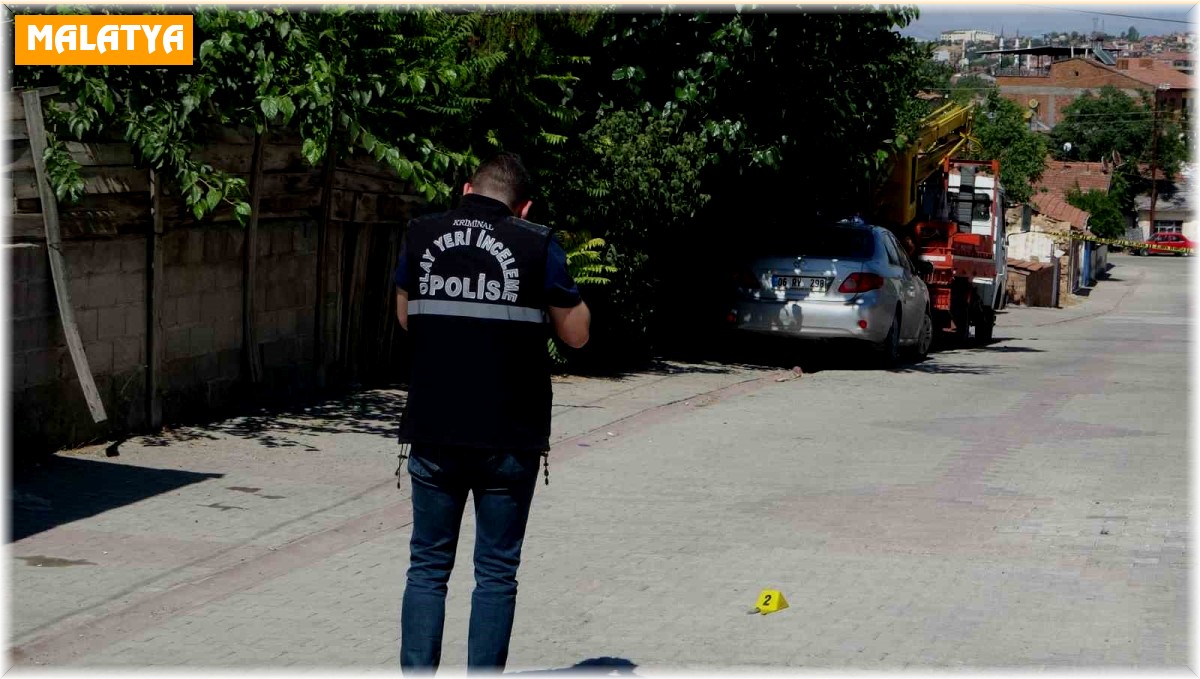 Pompalı tüfekle yaraladığı husumetlisini özel aracıyla hastaneye götürdü