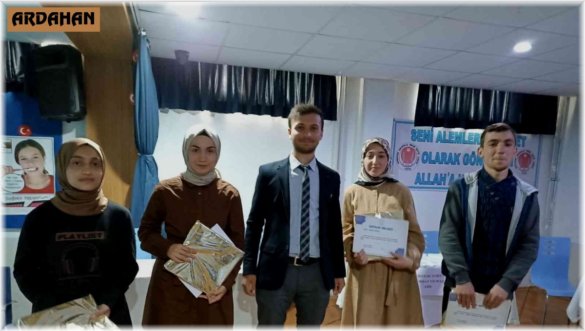 Posof Aşık Sabit Müdami Anadolu İmam Hatip Lisesi il birincisi oldu