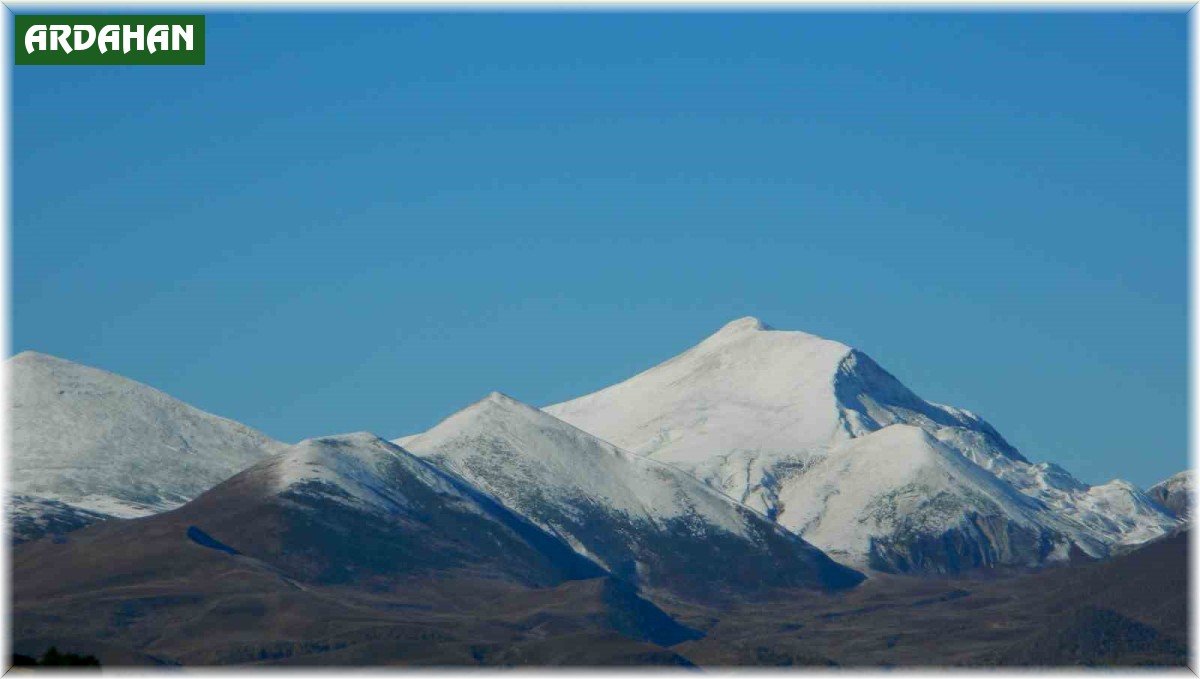 Posof'ta dağlar beyaza büründü