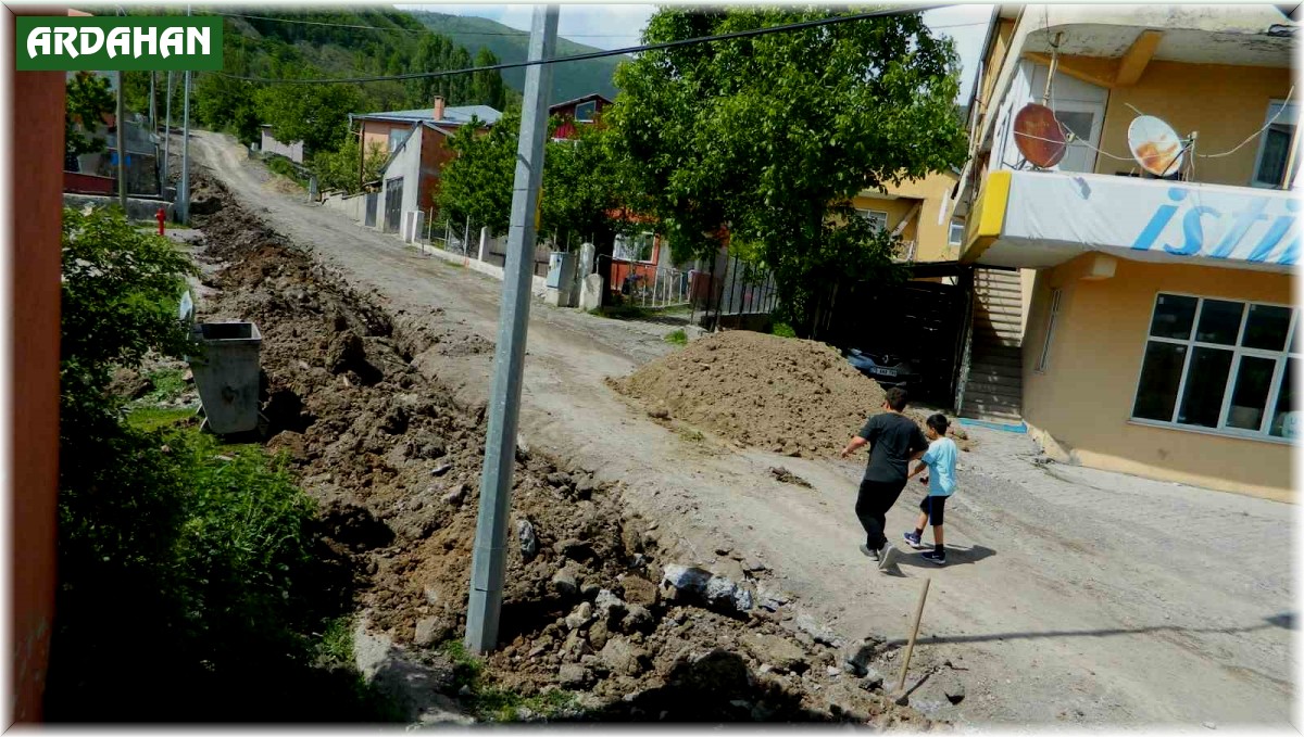 Posof'ta doğalgaz alt yapı çalışmaları sürüyor