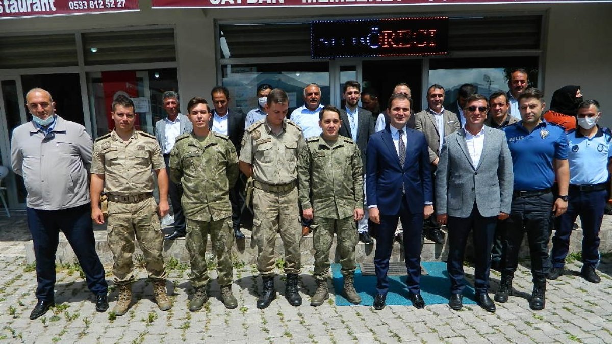 Posof'ta komutanlar için veda yemeği