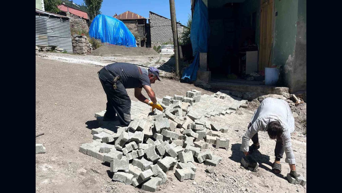 Posof'ta yol yapım çalışmaları sürüyor