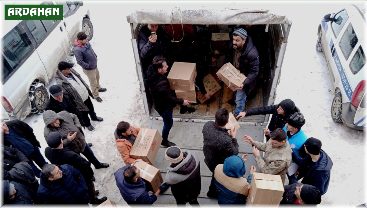 Posof'tan depremzedelere yardım eli