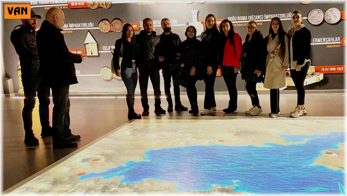 Prof. Dr. Adnan Tönel'den öğrencileri tarihin derinliklerine götüren uygulamalı dersler