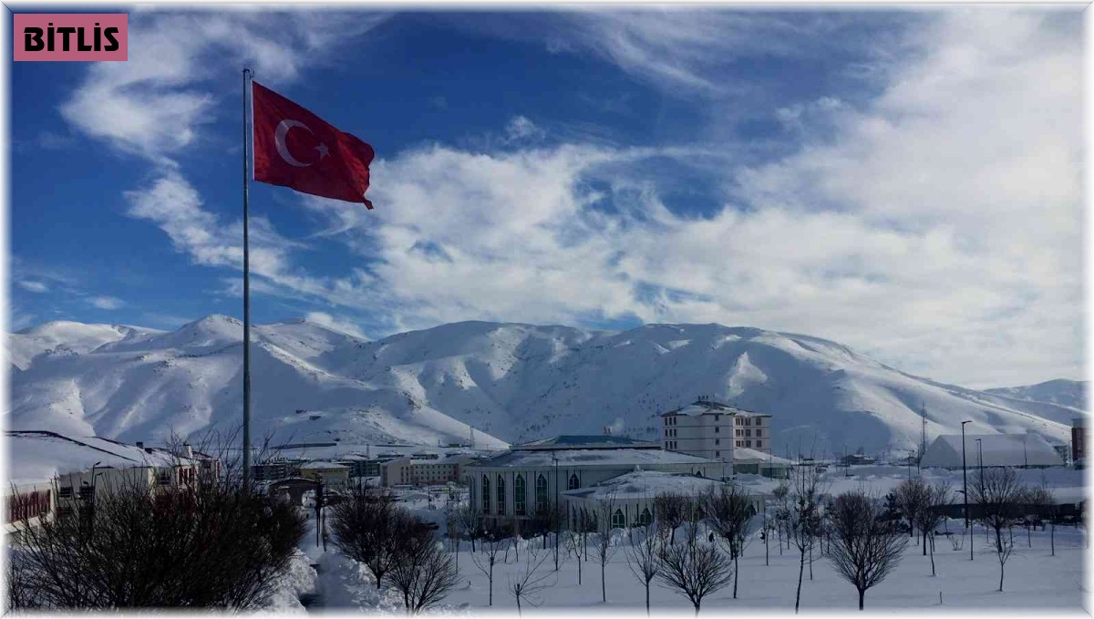 Prof. Dr. Aydın: "Metrekareye düşen zemin kar yükü düşük gösterilmektedir"
