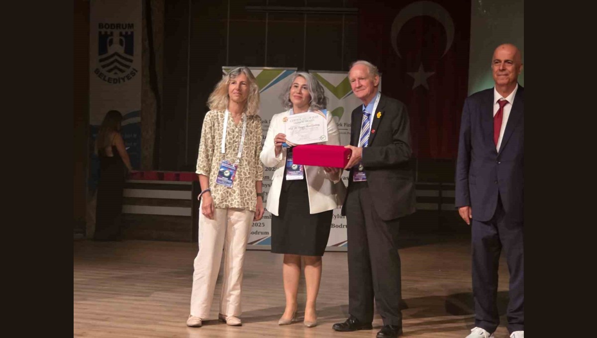 Prof. Dr. Canbay, 'Onur Ödülü'ne layık görüldü