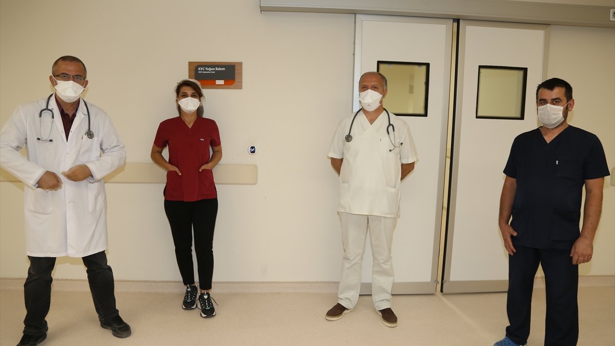 Prof. Dr. Dağ: 'Kovid-19 hastasının canlı canlı boğulduğunu gören bir daha maskesini çıkarmaz'