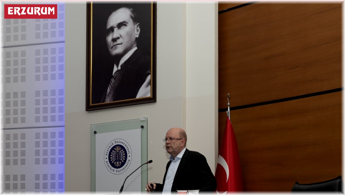 Prof. Dr. Ingo eilks, Atatürk Üniversitesinde sunum yaptı
