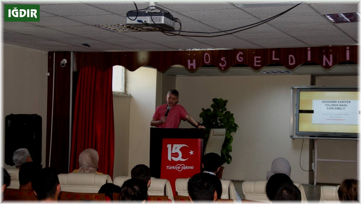 Prof. Dr. Karavelioğlu, lise öğrencilerine TÖMER'i ve Fen Edebiyat Fakültesini anlattı