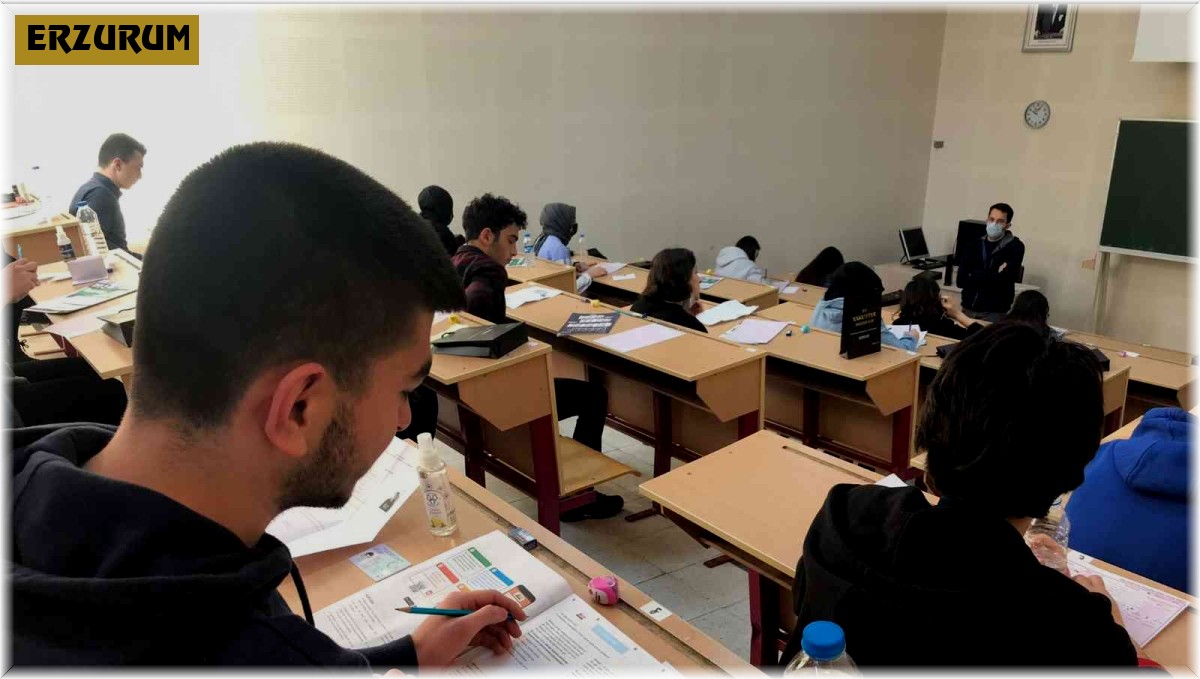 Prof. Dr. Necmeddin Erbakan Fen Lisesi öğrencilerine ÖSYM standartlarında deneme sınavı