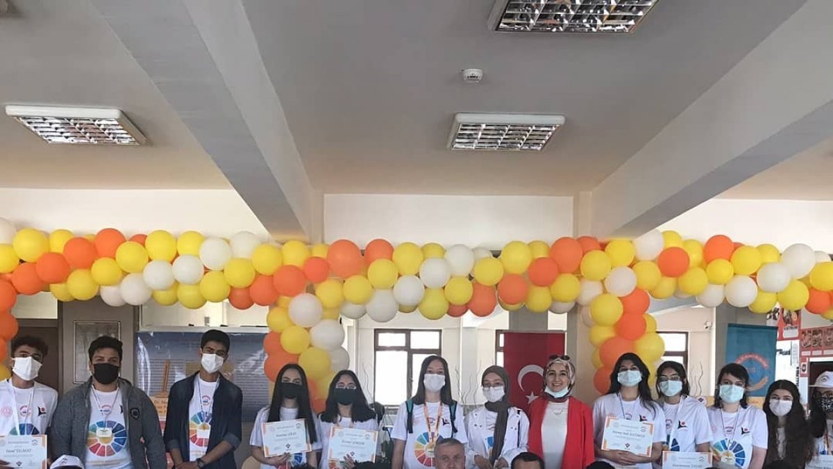 Prof. Dr. Necmeddin Erbakan Fen Lisesinde TÜBİTAK proje sergisi açıldı