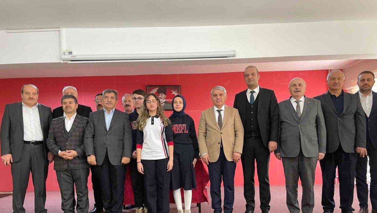 Prof. Dr. Necmettin Erbakan, vefat yıl dönümünde adını taşıdığı Fen Lisesi'nde anıldı