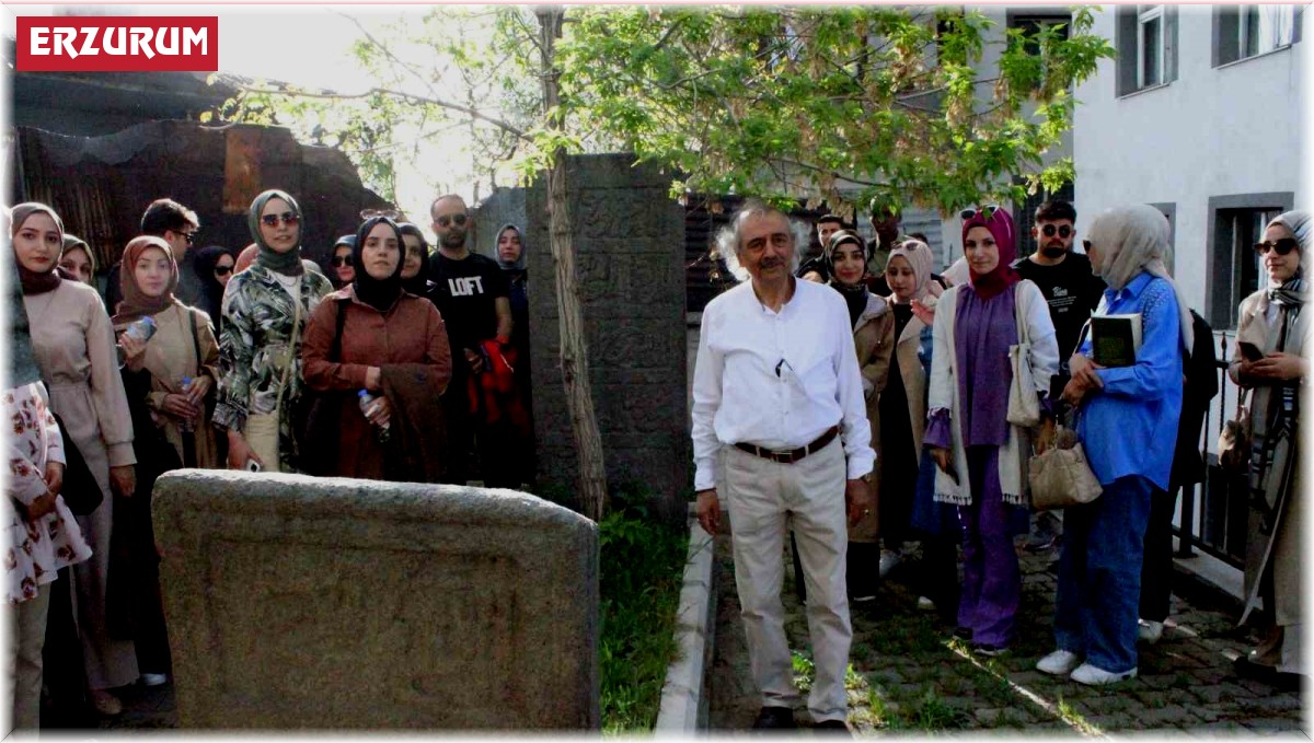 Prof. Dr. Özden; Tarihi şahsiyetlerin mezarları gün yüzüne çıkarılmalı