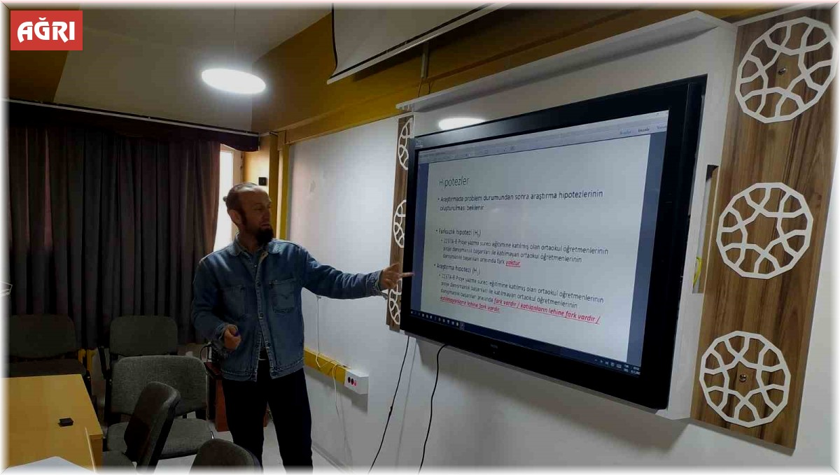 Proje yarışmalarına hazırlanan danışman öğretmenlere eğitim verildi