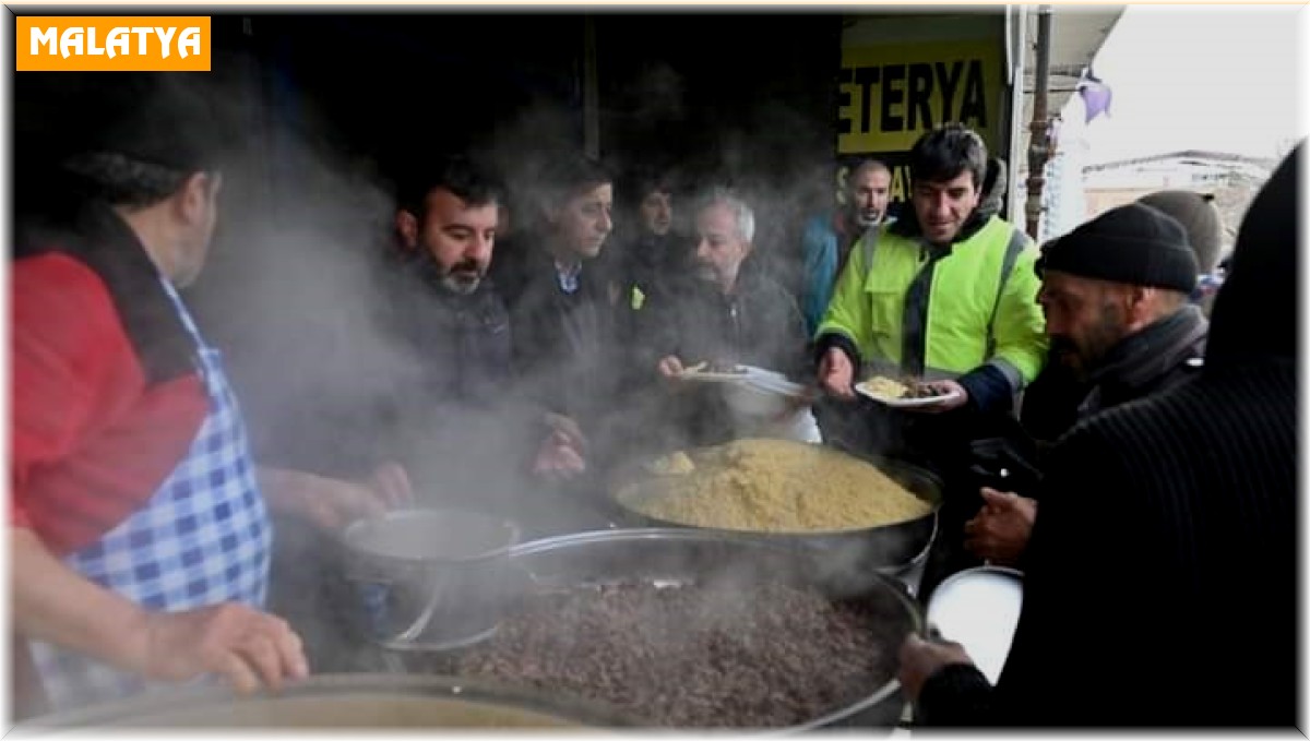 Pütürge Belediyesinden depremzedelere günlük sıcak yemek
