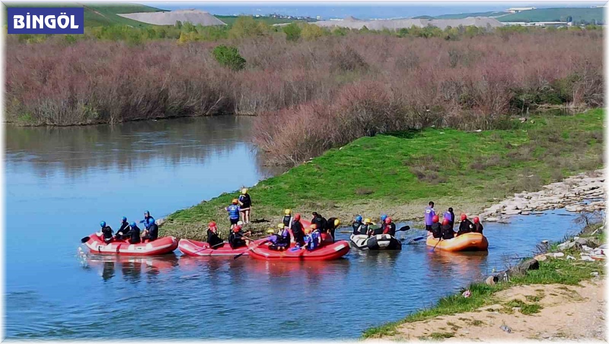 Rafting kampı için Bingöl'e geldiler