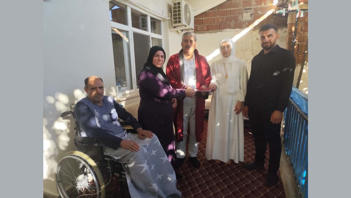 Rahatsızlığından dolayı nikaha katılamayan babaya duygulandıran sürpriz