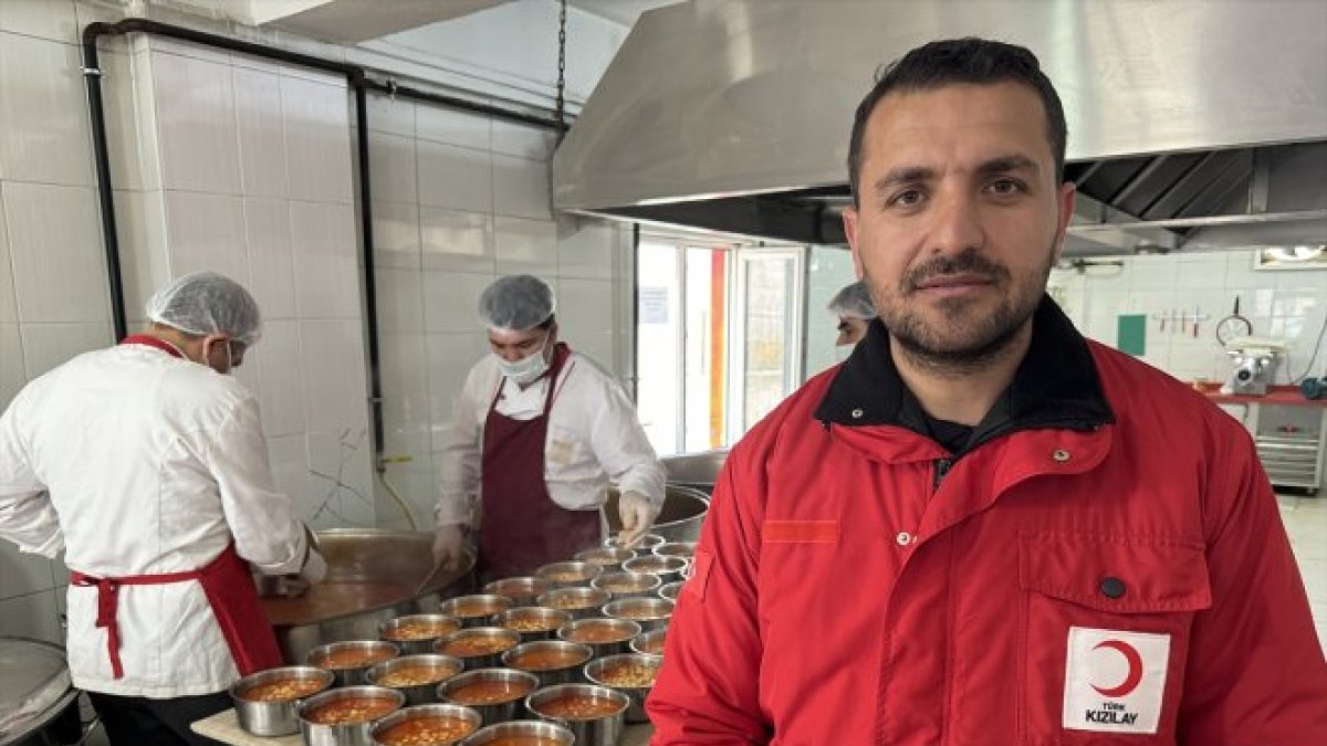 Ramazanda ihtiyaç sahiplerinin iftarlık ve sahurlukları Türk Kızılaydan