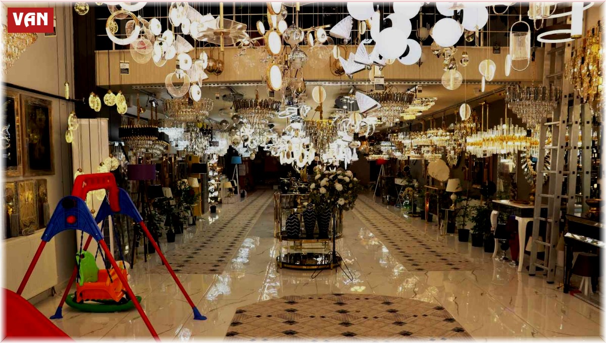 Rana Avize 800 ürün çeşidi ile bölge halkına hizmet veriyor