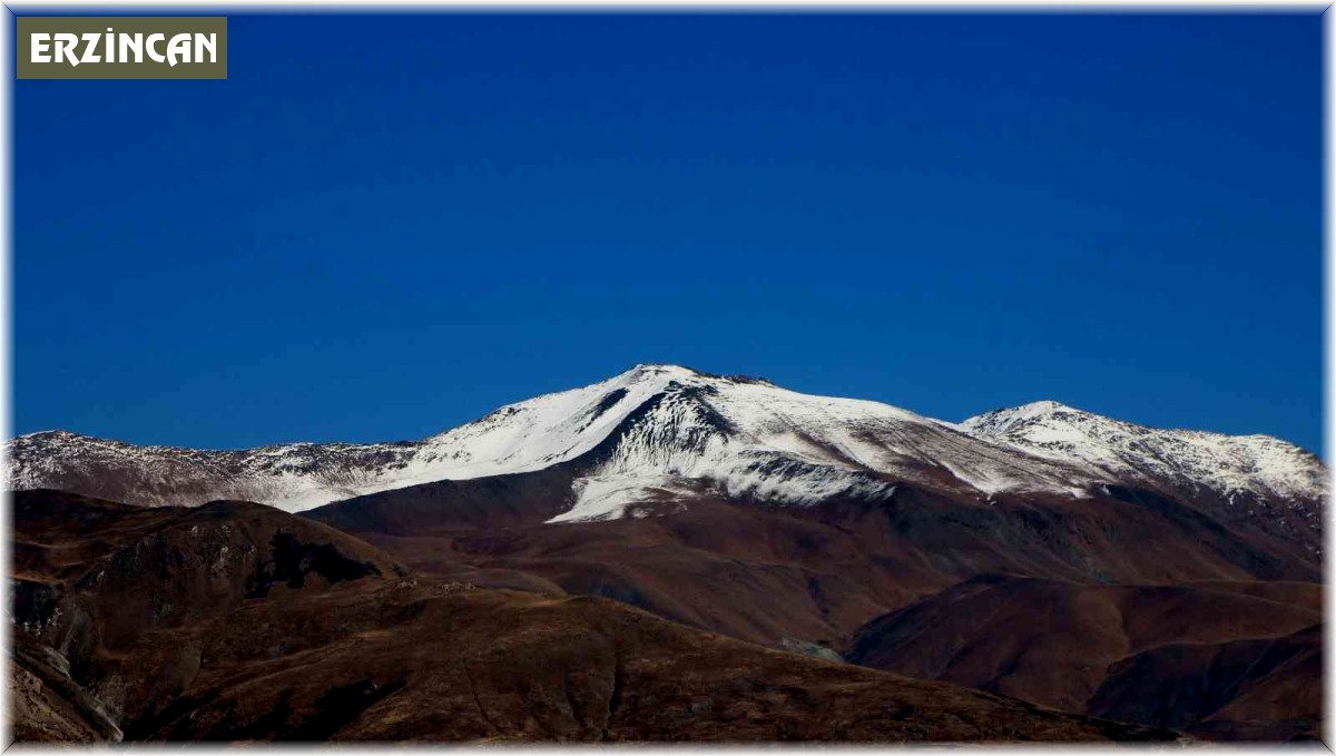 Refahiye'nin yüksek kesimlerine kar yağdı
