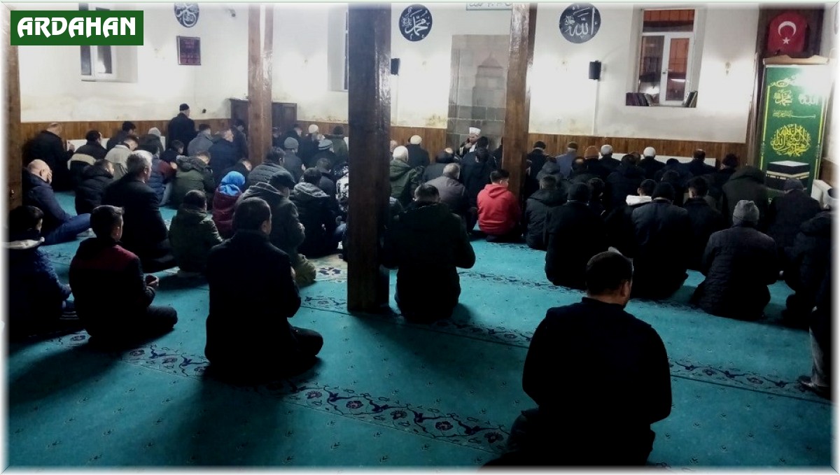 Regaip kandili Çıldır'daki camilerde idrak edildi