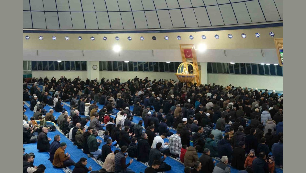 Regaip Kandili dolayısıyla Terzibaba Camii'nde kandil programı düzenlendi