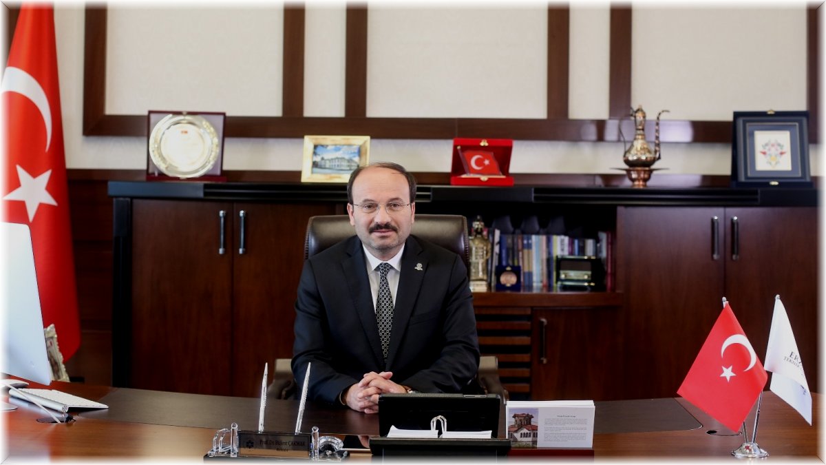 Rektör Çakmak aday öğrencilere çağrıda bulundu