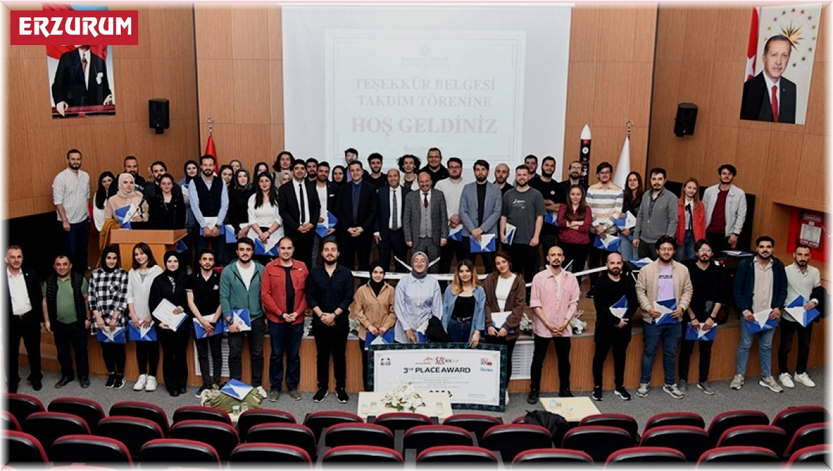 Rektör Çakmak başarılı öğrencilerle bir araya geldi