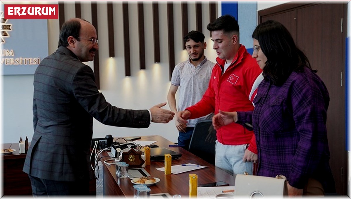 Rektör Çakmak özel gereksinimli öğrencilerle buluştu