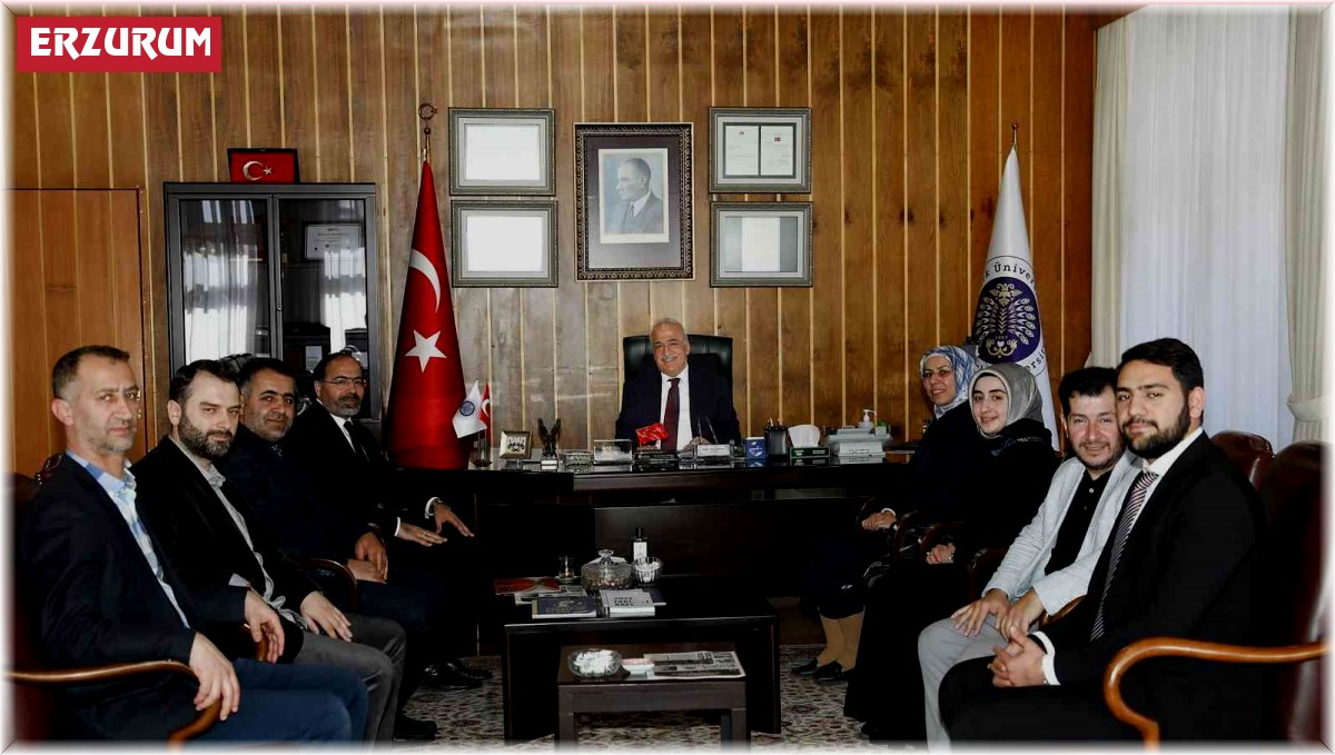 Rektör Çomaklı öğrencileri kutladı