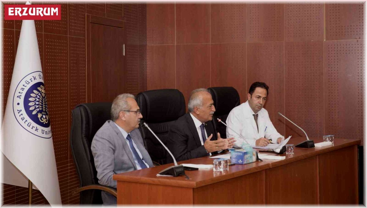 Rektör Çomaklı, Tıp Fakültesi öğretim üyeleriyle bir araya geldi