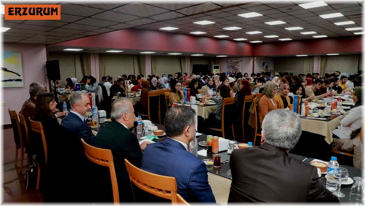 Rektör Çomaklı, uluslararası öğrencilerle iftar programında buluştu