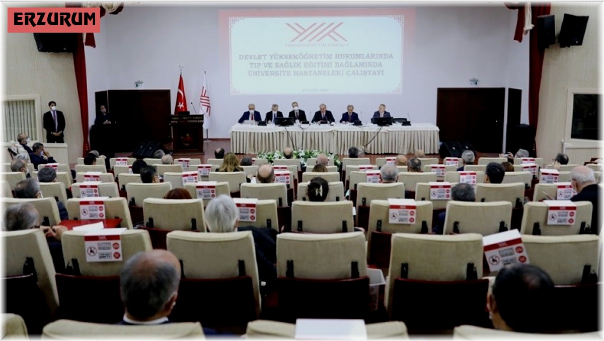 Rektör Çomaklı, üniversite hastaneleri çalıştayına katıldı