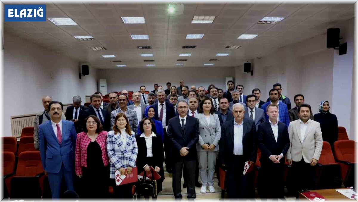 Rektör Göktaş, akademisyenleri ödüllendirdi