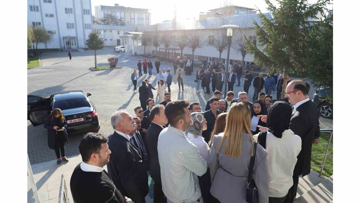 Rektör Hacımüftüoğlu'ndan Horasan ve Pasinler ziyaretlerinde ortak akıl vurgusu