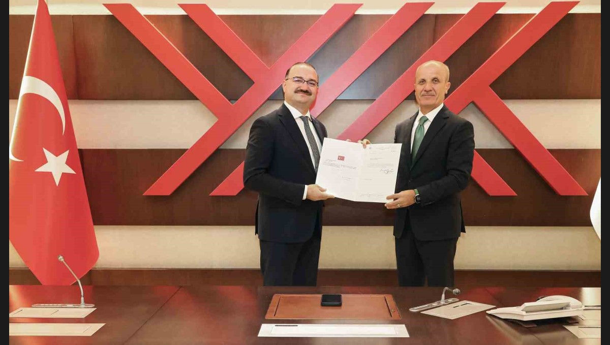 Rektör Hacımüftüoğlu'ndan YÖK Başkanı Özvar'ın ikinci dönemi için tebrik mesajı