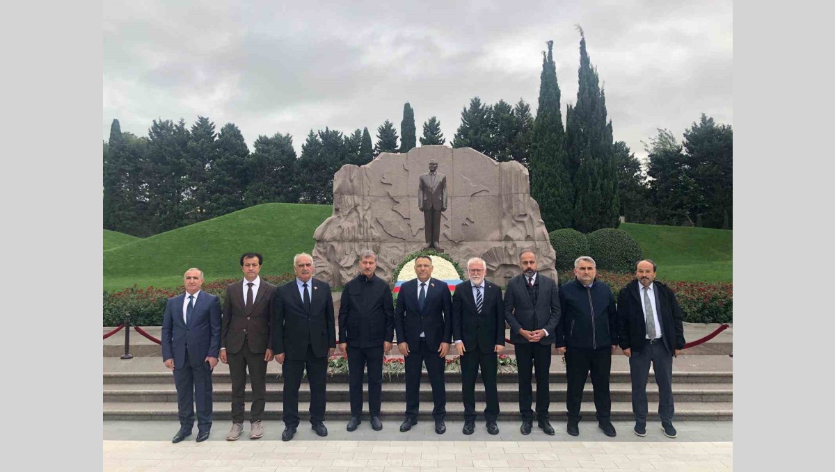 Rektör Hamdullah Şevli, Azerbaycan'da resmi temaslarda bulundu