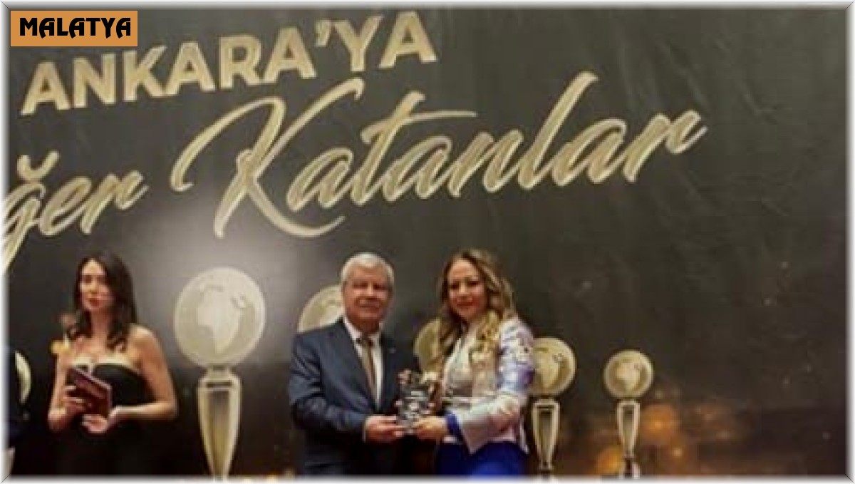 Rektör Karabulut'a ödül