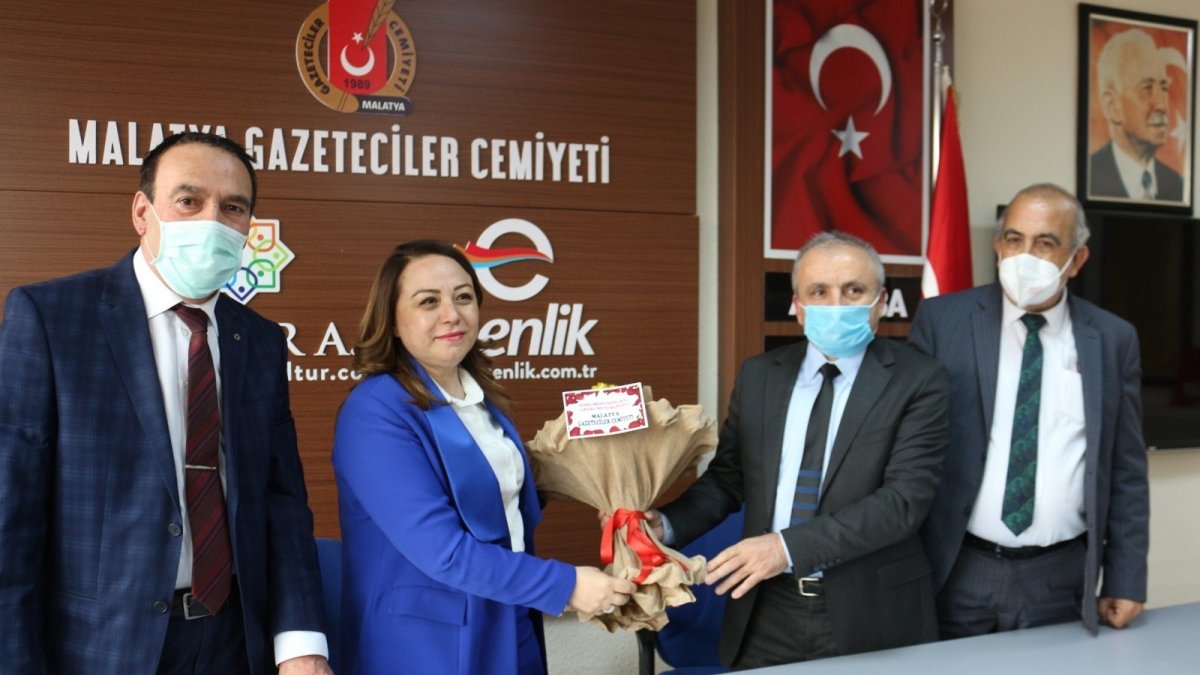 Rektör Karabulut'tan sağlıkçılara saygı vurgusu