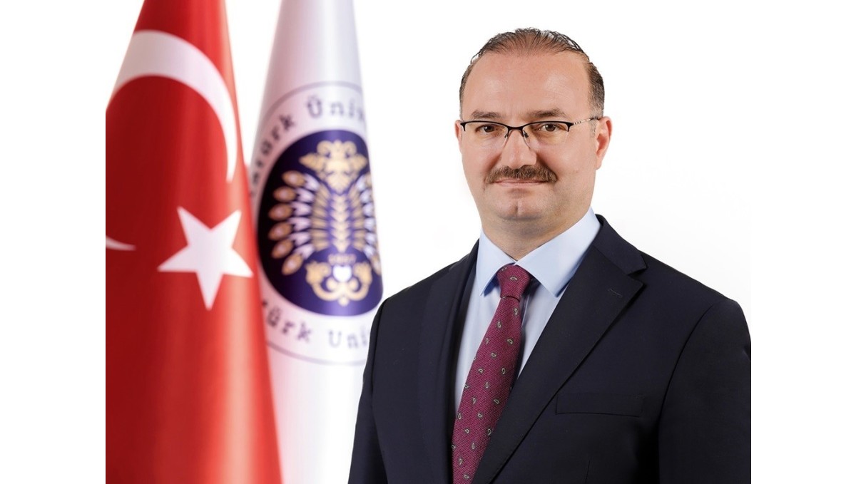 Rektör Müftüoğlu; "Erzurum'un düşman işgalinden kurtuluşunun ve İstiklal Marşı'nın kabulünün yıl dönümü kutlu olsun