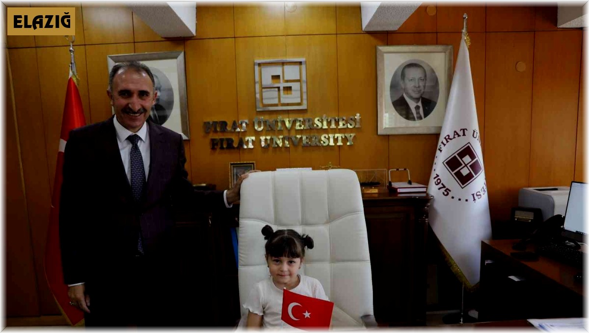 Rektör Prof. Dr. Göktaş koltuğunu çocuklara devretti