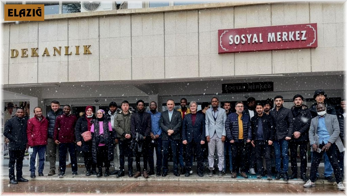 Rektörü Göktaş, yabancı uyruklu öğrencilerle bir araya geldi