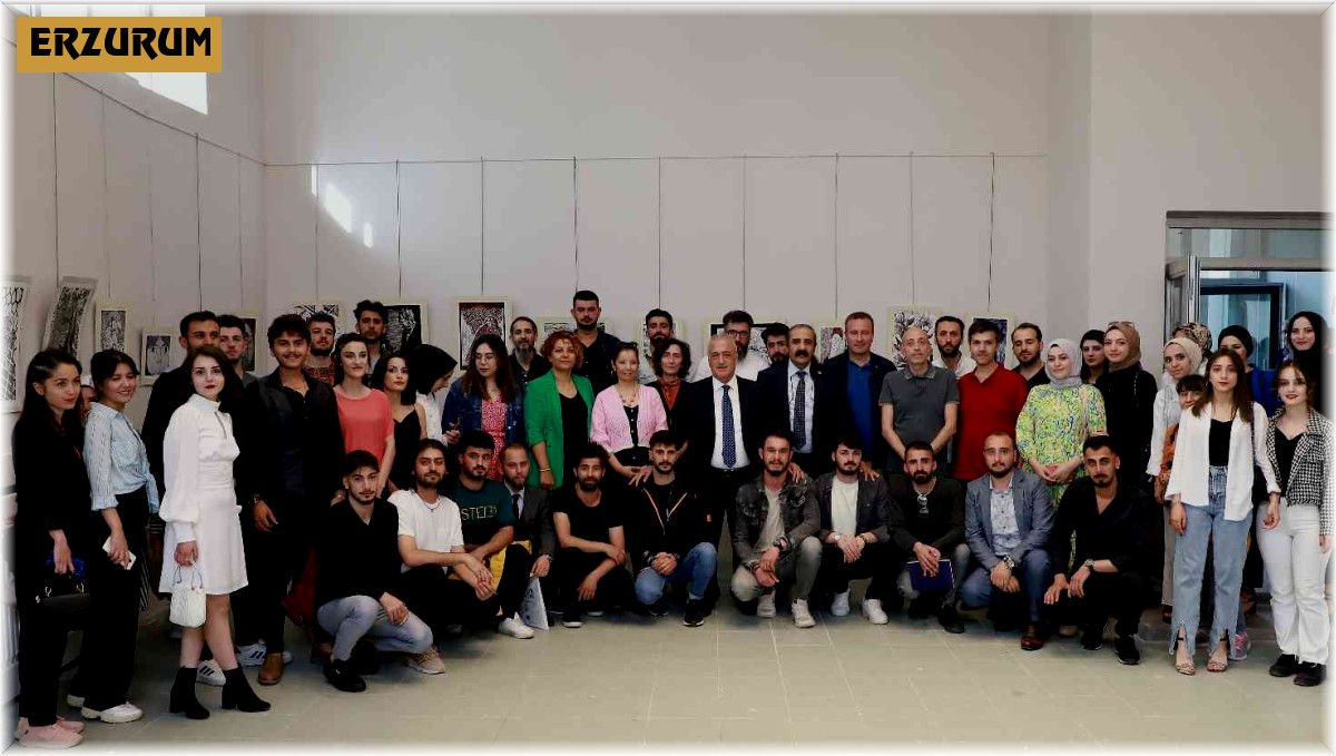 Resim bölümü öğrencileri eserlerini sergiledi