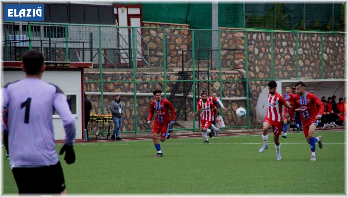 Rüstempaşa sezonun ilk galibiyetini aldı