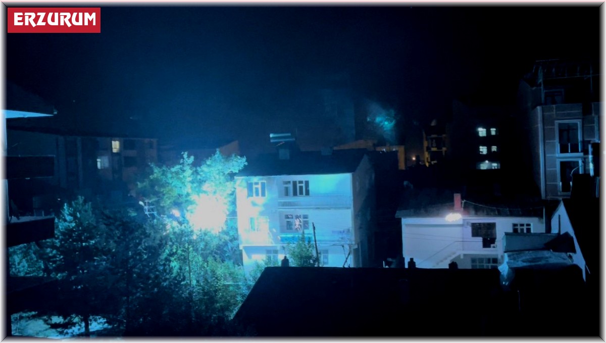 Rüzgar elektrik tellerini kopardı