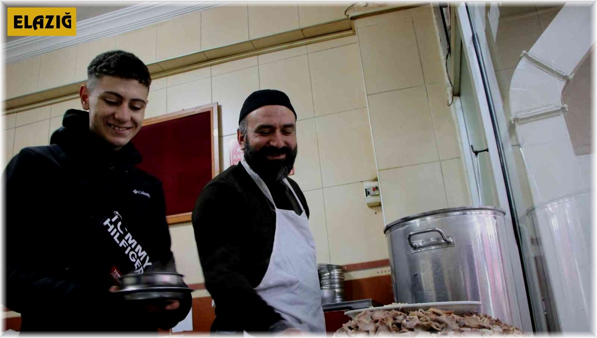 Sabah namazından sonra soluğu paçacıda alıyorlar